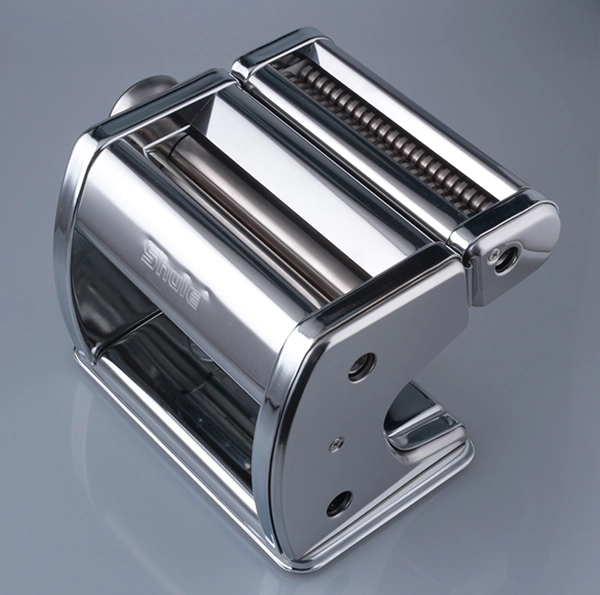 Single knife pasta machine