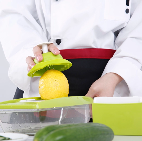 Manual 5-in-1 plastic cutting machine