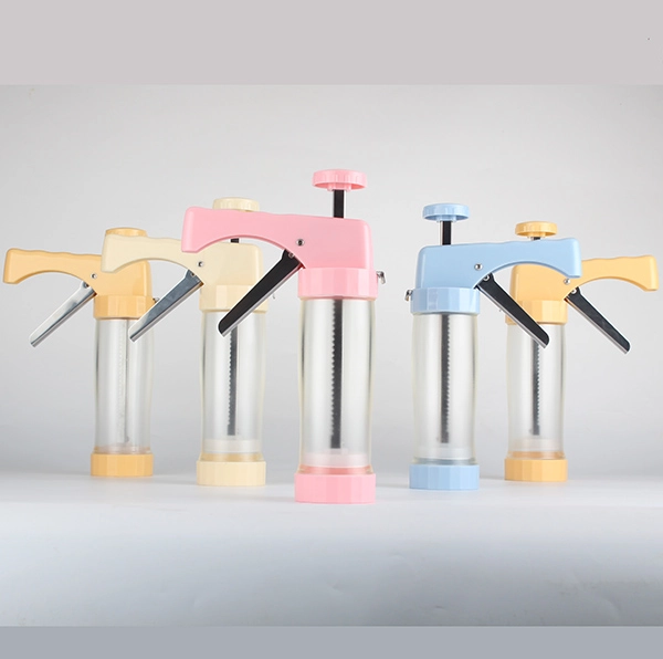 Plastic gun biscuit machine